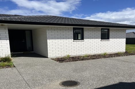 Photo of property in 8 Albatross Lane, Welcome Bay, Tauranga, 3112