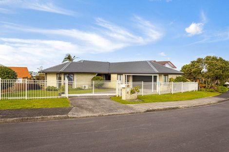 Photo of property in 4 Marlin Street, West Harbour, Auckland, 0618
