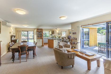 Photo of property in 9 Jervois Road, Jervoistown, Napier, 4112