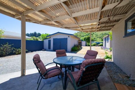 Photo of property in 19 South Bay Parade, South Bay, Kaikoura, 7300