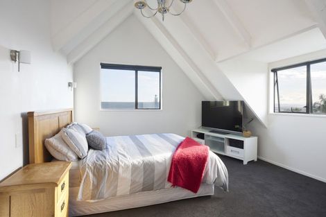 Photo of property in 4 Sophora Place, Totara Heights, Auckland, 2105