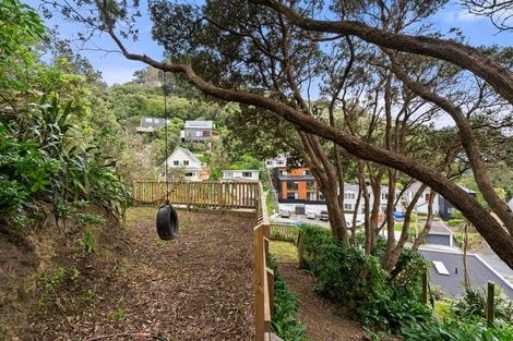 Photo of property in 66 Hungerford Road, Houghton Bay, Wellington, 6023