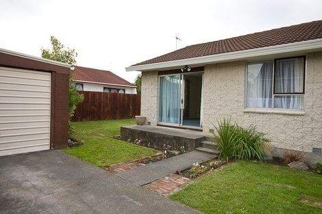 Photo of property in 2/42 Chipping Lane, Redwood, Christchurch, 8051