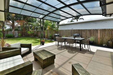 Photo of property in 27 The Circle, Manly, Whangaparaoa, 0930