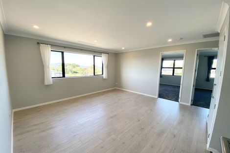Photo of property in 42 Montgomery Avenue, Belmont, Auckland, 0622