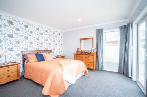 Photo of property in 32 Liberty Grove, Kelvin Grove, Palmerston North, 4414