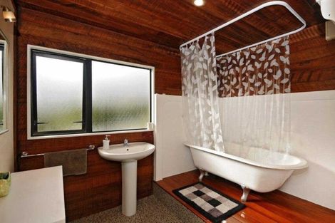 Photo of property in 4 Flaxmere Street, Waikanae Beach, Waikanae, 5036