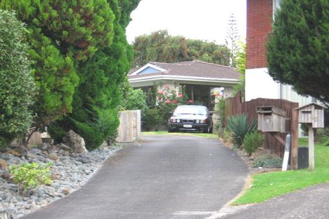 Photo of property in 2/43 Miltonia Avenue, Te Atatu South, Auckland, 0610