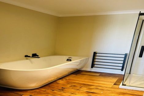 Photo of property in 184 Paparoa Station Road, Paparoa, 0571