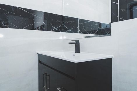 Photo of property in 79a Russell Road, Manurewa, Auckland, 2102