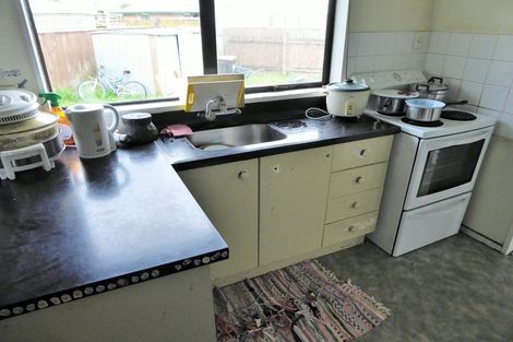 Photo of property in 19 Gladys Place, Kelvin Grove, Palmerston North, 4414