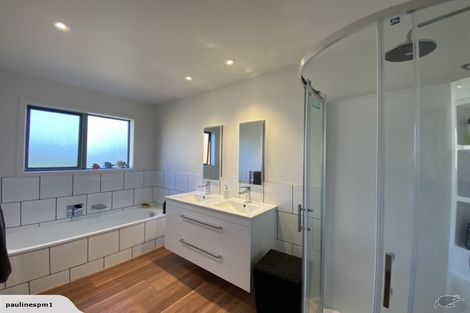 Photo of property in 11 Bell Bird Rise, Picton, 7220