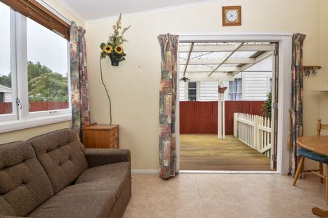 Photo of property in 8 Wyndham Street, Carterton, 5713