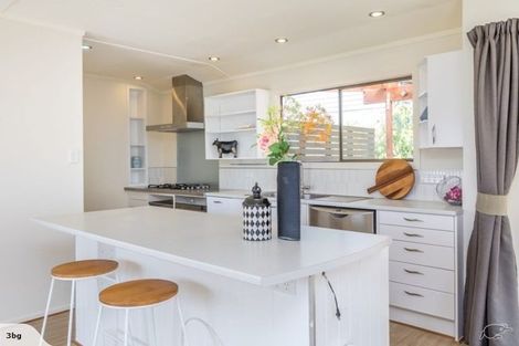 Photo of property in 1/62 Stapleford Crescent, Browns Bay, Auckland, 0630