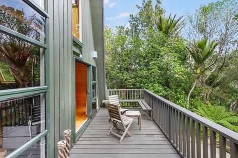 Photo of property in 36 Titirangi Beach Road, Titirangi, Auckland, 0604