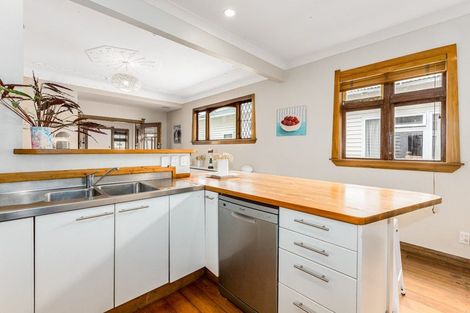 Photo of property in 10 Chelsea Street, Miramar, Wellington, 6022