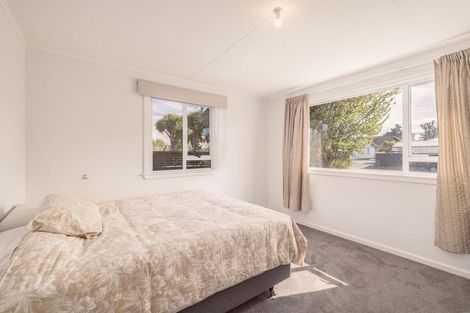 Photo of property in 216 Wainoni Road, Avondale, Christchurch, 8061