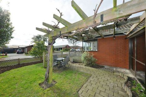 Photo of property in 2/39 Greenock Street, Redwood, Christchurch, 8051