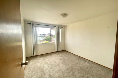 Photo of property in 9 Darren Crescent, Half Moon Bay, Auckland, 2012
