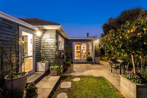 Photo of property in 140 Main Road, Titahi Bay, Porirua, 5022