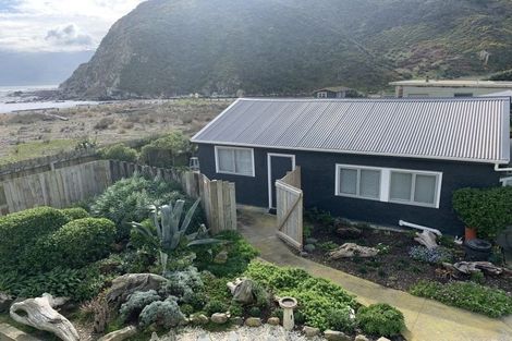 Photo of property in 1084 Makara Road, Makara Beach, Karori, 6972