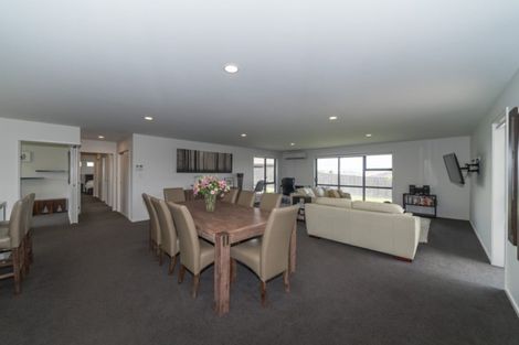 Photo of property in 24 Macdonald Heights, Feilding, 4702