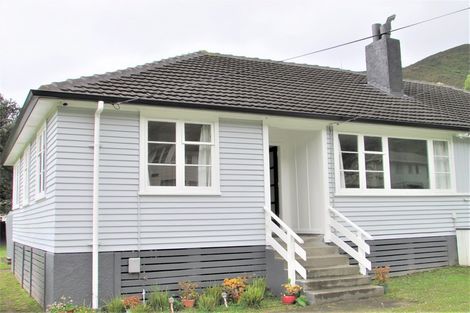Photo of property in 70 Judd Crescent, Naenae, Lower Hutt, 5011