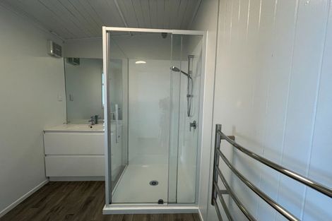Photo of property in 28 Division Street, Riccarton, Christchurch, 8041