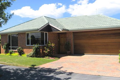 Photo of property in 2/2 Rossiter Avenue, Redwood, Christchurch, 8051
