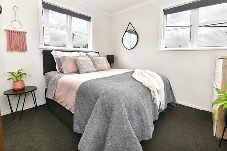 Photo of property in 32 Karaka Street, Helensville, 0800