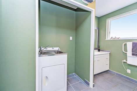 Photo of property in 2/27 Oxley Avenue, St Albans, Christchurch, 8014