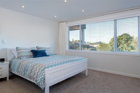 Photo of property in 4a Rothesay Bay Road, Rothesay Bay, Auckland, 0630