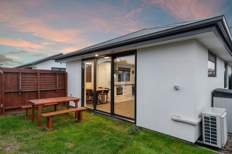 Photo of property in 2/30a Northcote Road, Northcote, Christchurch, 8052