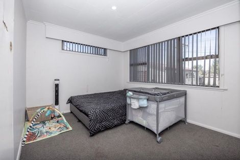 Photo of property in 1 Thornton Place, Melville, Hamilton, 3206