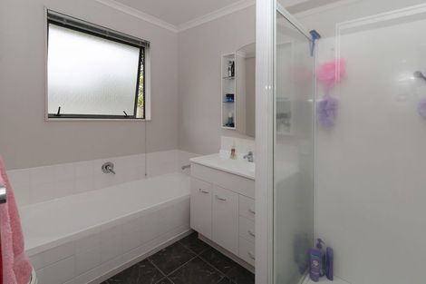 Photo of property in 10 Saint James Drive, Huntington, Hamilton, 3210