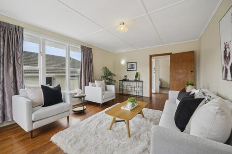 Photo of property in 83 Taylor Terrace, Tawa, Wellington, 5028
