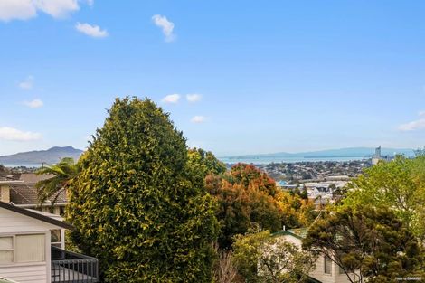 Photo of property in 15 Target Road, Totara Vale, Auckland, 0629