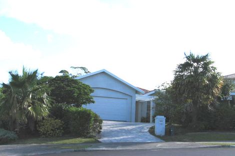 Photo of property in 12 Godwin Court, Unsworth Heights, Auckland, 0632