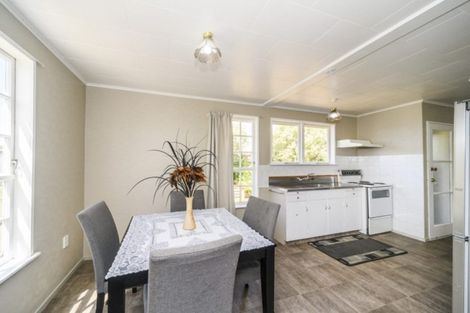 Photo of property in 25 Acacia Street, Kelvin Grove, Palmerston North, 4414