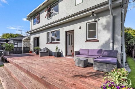 Photo of property in 5 Rangitira Avenue, Palmerston North, 4414