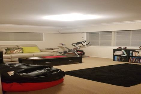 Photo of property in 2/45 East Street, Papakura, 2110