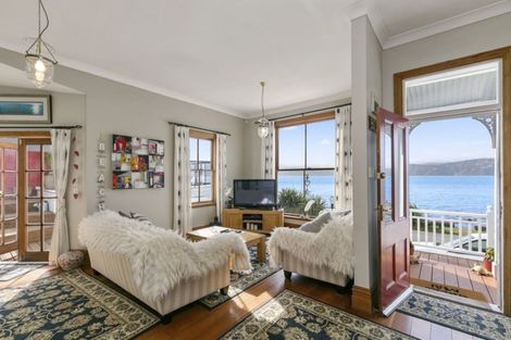 Photo of property in 285 Karaka Bay Road, Karaka Bays, Wellington, 6022