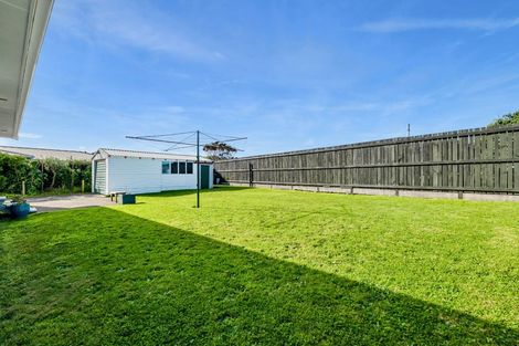 Photo of property in 18 Pohutukawa Drive, Opunake, 4616