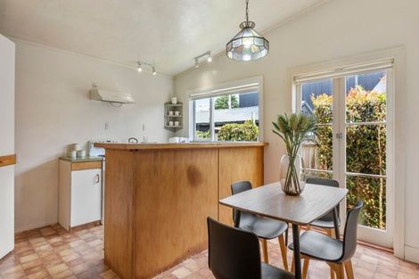 Photo of property in 39 Muir Avenue, Mangere Bridge, Auckland, 2022