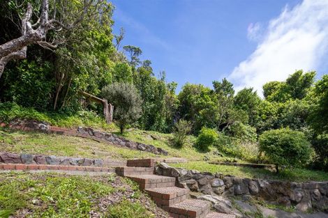 Photo of property in 102 Ruskin Road, Newlands, Wellington, 6037