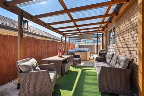 Photo of property in 5 Minerva Avenue, Helensville, 0800