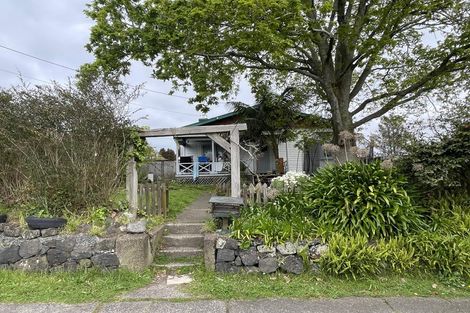 Photo of property in 11 Clayburn Road, Glen Eden, Auckland, 0602