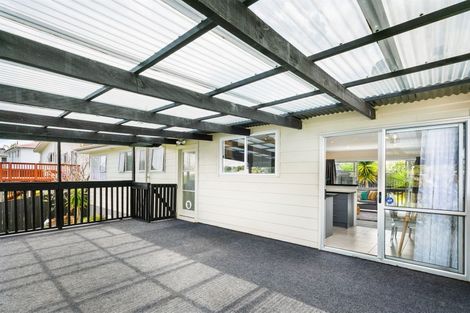 Photo of property in 37 Triangle Road, Massey, Auckland, 0614