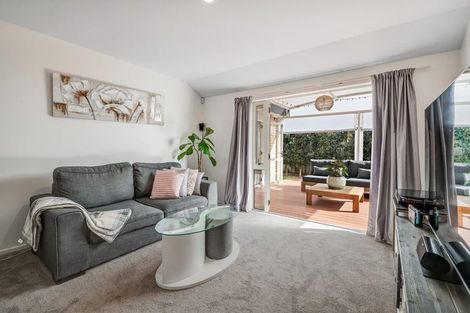 Photo of property in 69 Bluebird Crescent, Unsworth Heights, Auckland, 0632