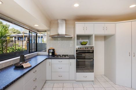 Photo of property in 12 Franklin Avenue, Hokowhitu, Palmerston North, 4410